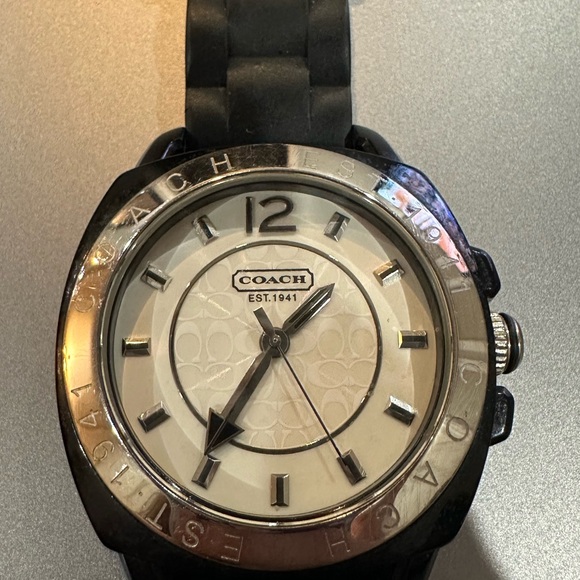 Coach Watch with Rubber Band - Picture 7 of 7